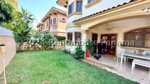Casa en Alquiler en Costa Sur 27jack1860