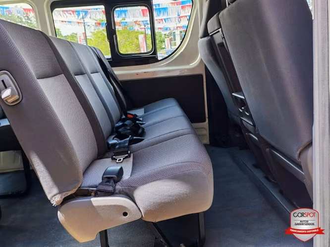 Toyota Hiace 2024 Manual EK4692 - Imagen 8