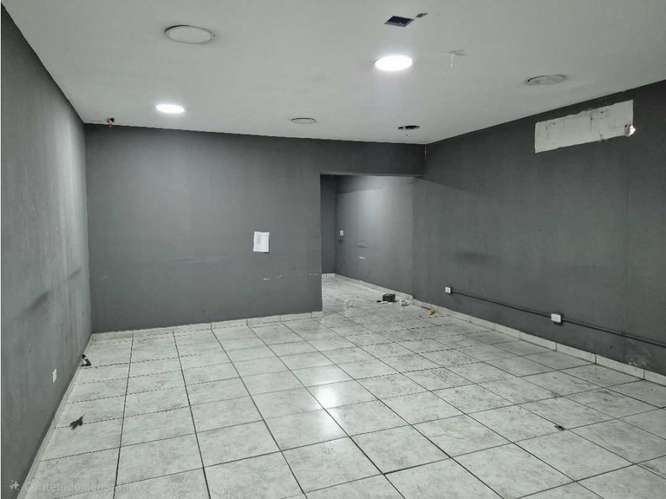 Alquiler de galera de 1450 mts en áreaindustrial de Los Angeles