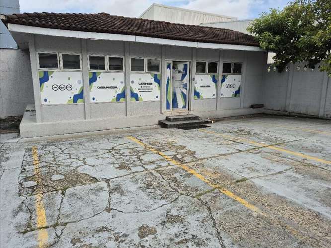 Alquiler de galera de 1450 mts en áreaindustrial de Los Angeles