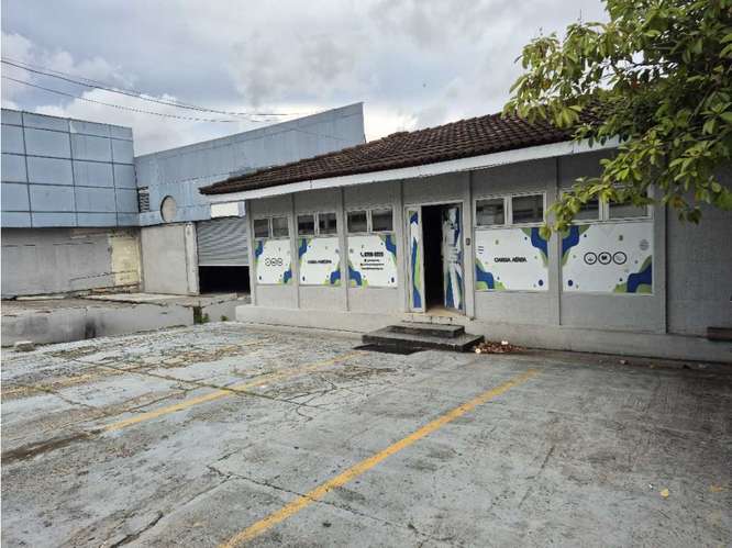 Alquiler de galera de 1450 mts en áreaindustrial de Los Angeles