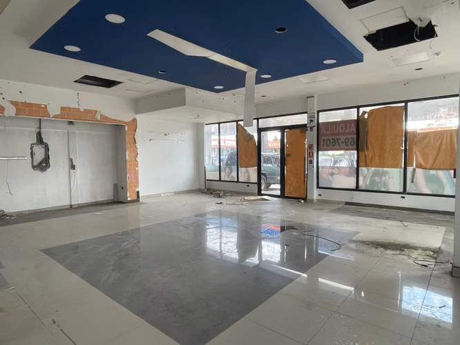 SE ALQUILA  LOCAL DE ESQUINA CENTRO DE CHORRERA  FULL  COMERCIAL