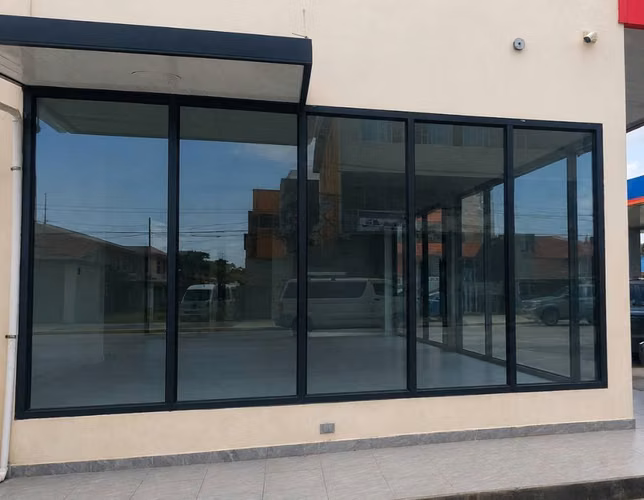SE ALQUILA  LOCAL DE ESQUINA CENTRO DE CHORRERA  FULL  COMERCIAL