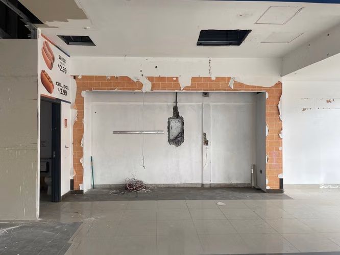 SE ALQUILA  LOCAL DE ESQUINA CENTRO DE CHORRERA  FULL  COMERCIAL