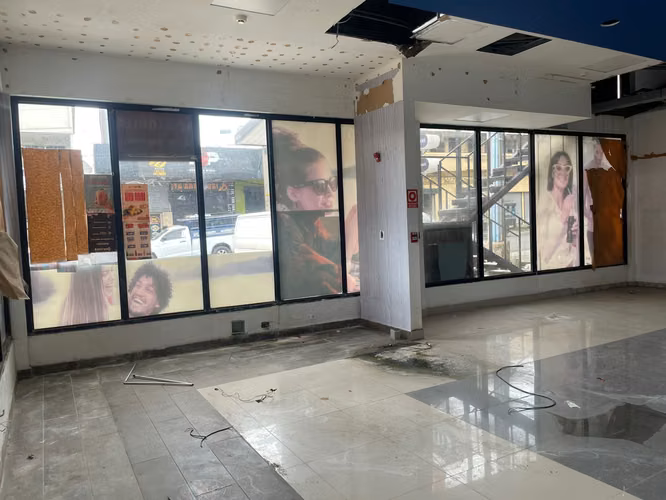 SE ALQUILA  LOCAL DE ESQUINA CENTRO DE CHORRERA  FULL  COMERCIAL