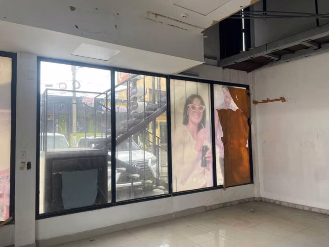 SE ALQUILA  LOCAL DE ESQUINA CENTRO DE CHORRERA  FULL  COMERCIAL