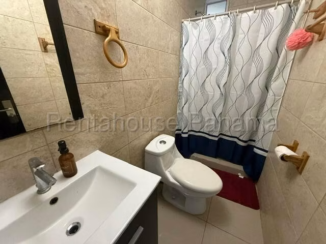 Venta de Apartamento con Línea blanca en Carrasquilla Ph Coral towers EC