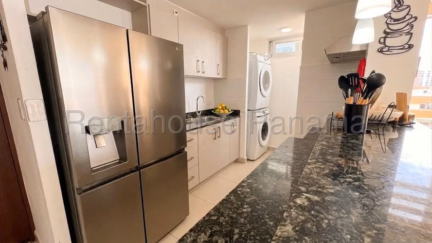 Venta de Apartamento con Línea blanca en Carrasquilla Ph Park Point EC