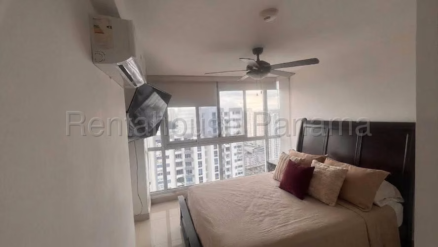 Venta de Apartamento con Línea blanca en Carrasquilla Ph Park Point EC