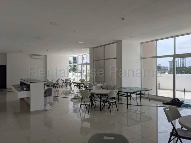 Venta de Apartamento con Línea blanca en Carrasquilla Ph Park Point EC