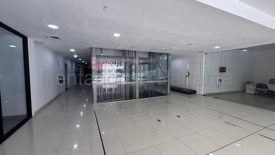 Venta de Consultorio en Via España Worldwide Plaza EC