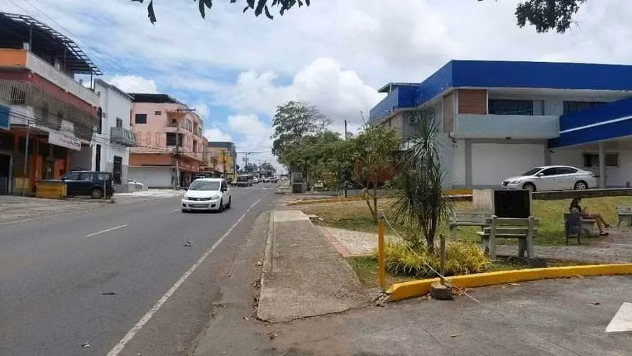 SE ALQUILA  LOCALES 100MT2 CADA UNO CENTRO DE LA CHORRERA