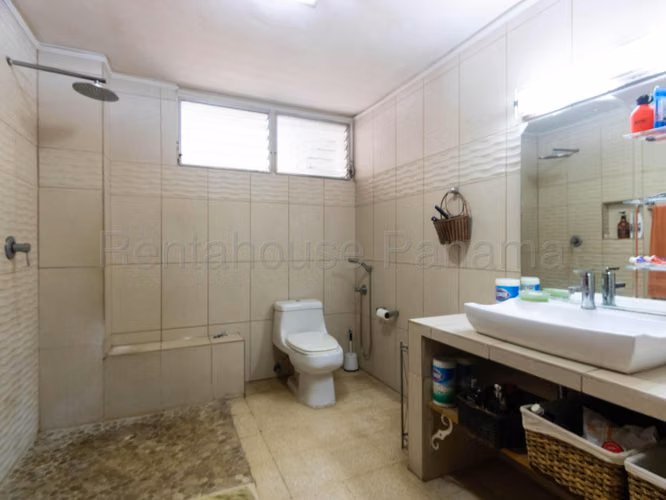 Venta de Apartamento en Obarrio Ph La Reina JV