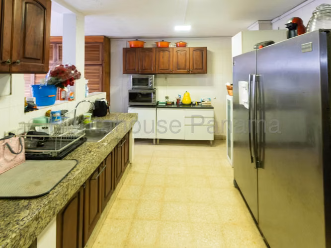 Venta de Apartamento en Obarrio Ph La Reina JV