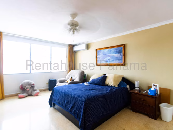Venta de Apartamento en Obarrio Ph La Reina JV