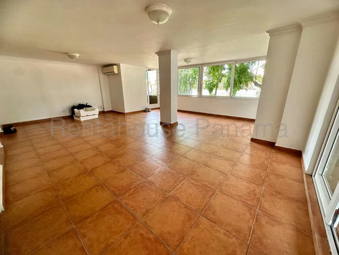 Venta de Apartamento en Obarrio Ph Irotama JV