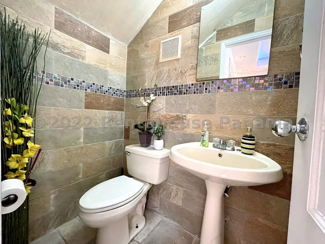 Venta de Casa en Altos de Panama Bosques de Cibeles KC - Imagen 10
