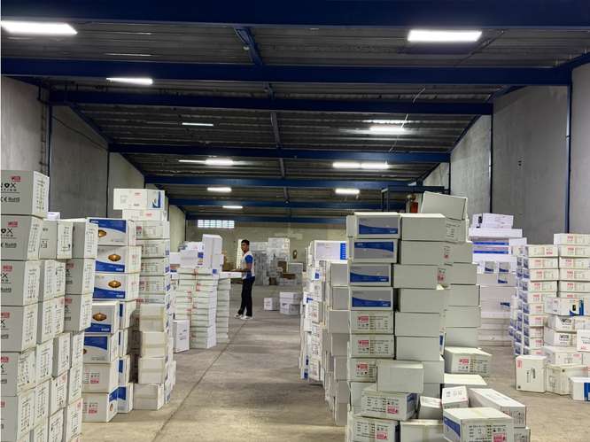 COLON / ZONA LIBRE / GALERA COMERCIAL FRANCE FIELD / 2750M / 3 NIVELES
