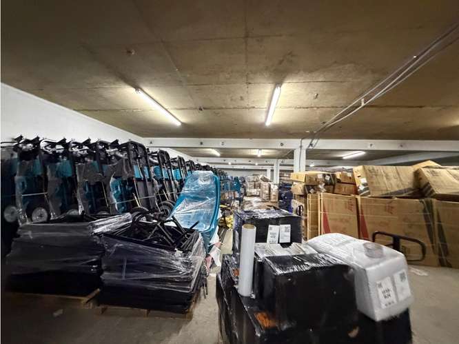 COLON / ZONA LIBRE / GALERA COMERCIAL FRANCE FIELD / 2750M / 3 NIVELES
