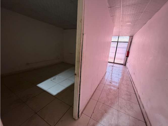 SE VENDE GALERA COLÓN FRANCE FIELD 2750M ESPACIO 2 RAMPAS DE DESCARGA - Imagen 9