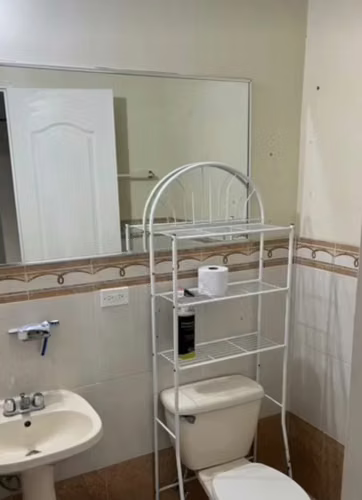 Se alquila casa en Don Bosco