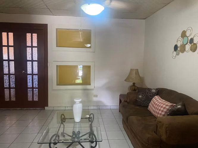 SE VENDE HERMOSA Y AMPLIA CASA EN PH PRIVADO EN VILLA LUCRE - Imagen 11