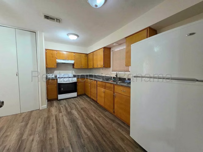 Venta de Edificio Residencial en Clayton 27-1846GG