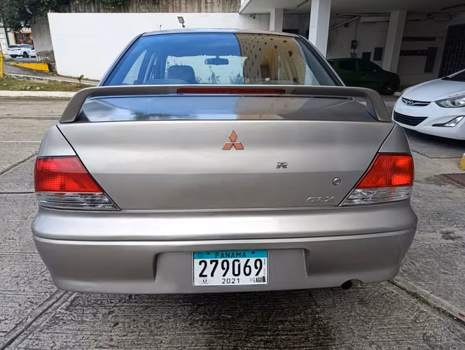 MITSUBISHI LANCER 2002 AUTOMATICO