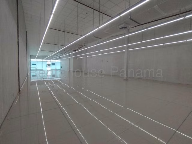 ALQUILER DE LOCAL COMERCIAL EN COSTA SUR