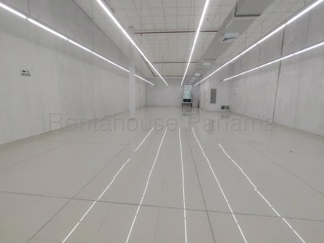 ALQUILER DE LOCAL COMERCIAL EN COSTA SUR