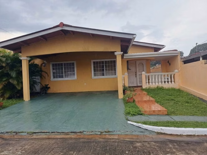 Se Alquila Casa en Quintas de Monticello
