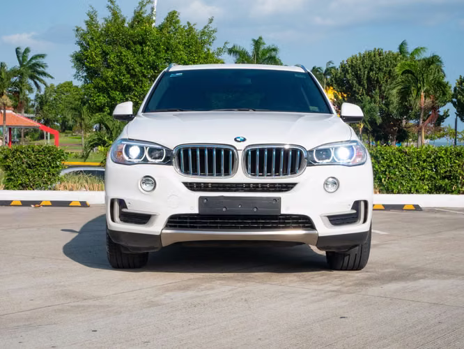 BMW X5 / Modelo xDrive40e /Año 2018 /Precio negociable $20,900