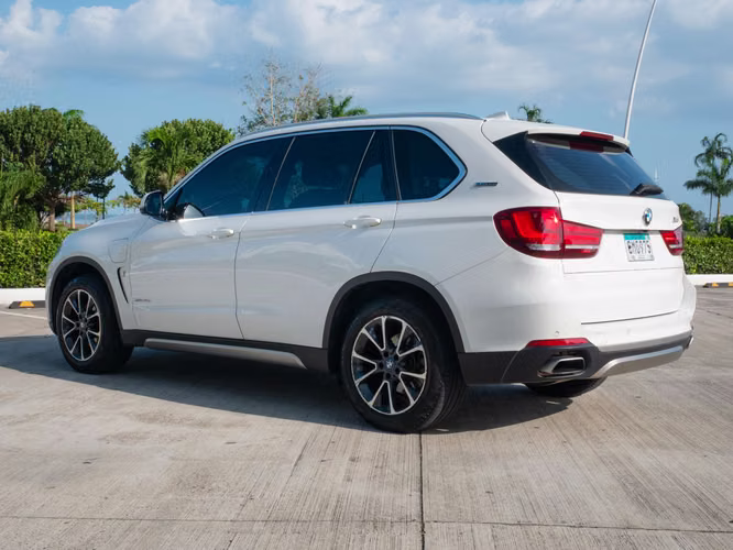 BMW X5 / Modelo xDrive40e /Año 2018 /Precio negociable $20,900