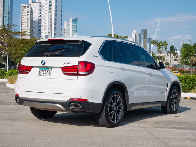 BMW X5 / Modelo xDrive40e /Año 2018 /Precio negociable $20,900