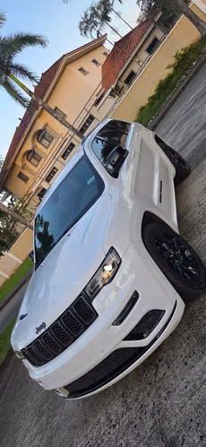 Jeep Grand Cherokee 2021 4x4 | 38,000 km | US$29,900 NEGOCIABLE