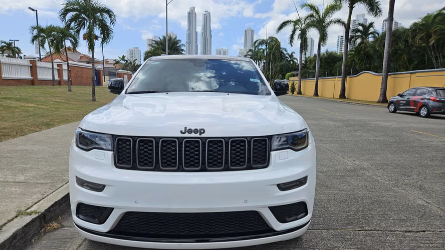 Jeep Grand Cherokee 2021 4x4 | 38,000 km | US$29,900 NEGOCIABLE