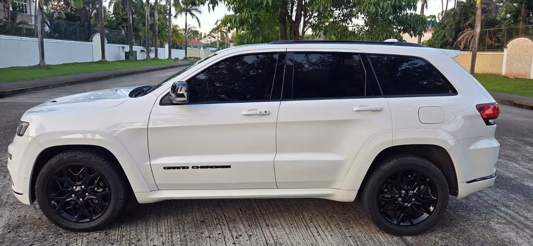 Jeep Grand Cherokee 2021 4x4 | 38,000 km | US$29,900 NEGOTIABLE