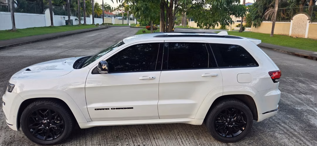 Jeep Grand Cherokee 2021 4x4 | 38,000 km | US$29,900 NEGOCIABLE