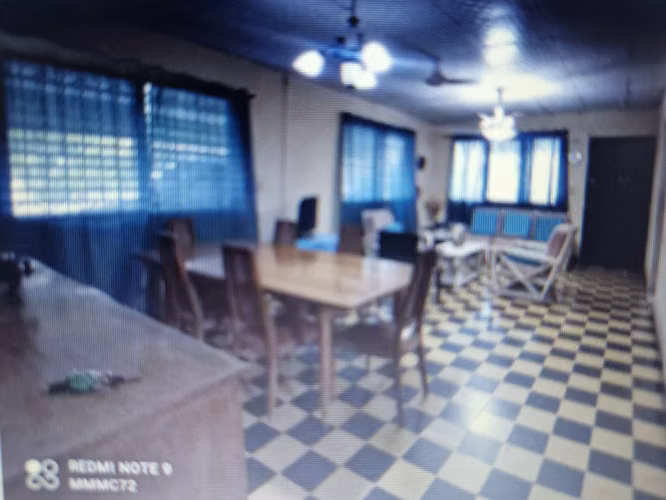 Se vende comodo chalet con amplio lote,  en Aguadulce - Imagen 3