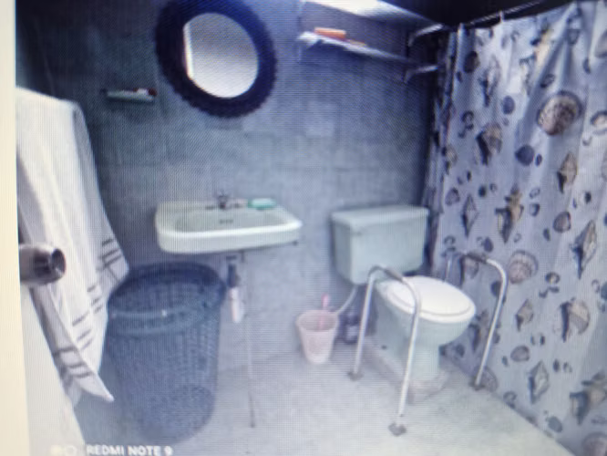 Se vende comodo chalet con amplio lote,  en Aguadulce - Imagen 10