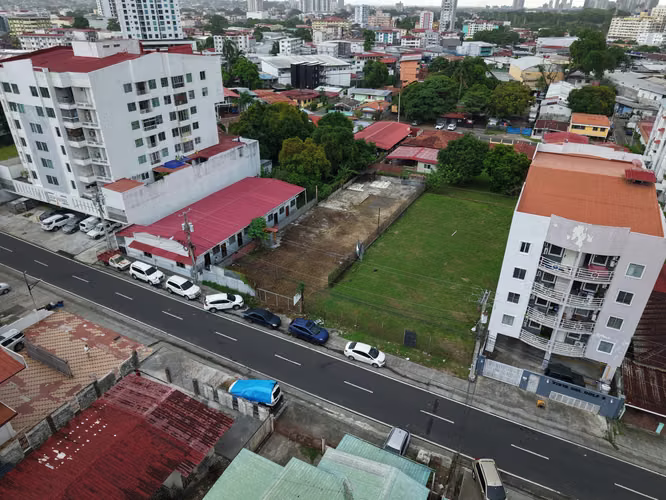 BANCO VENDE TERRENO EN PARQUE LEFEVRE – IDEAL PARA DESARROLLO