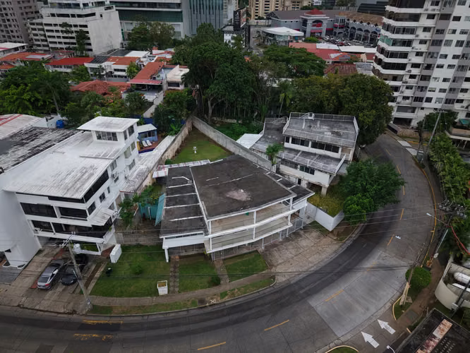 Banco vende Terreno PAITILLA – FRENTE AL CLUB UNIÓN