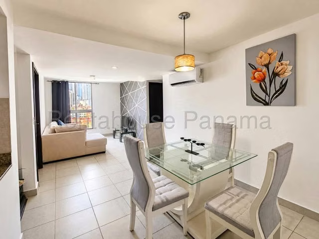 Se alquila apartamento amoblado en Vía España