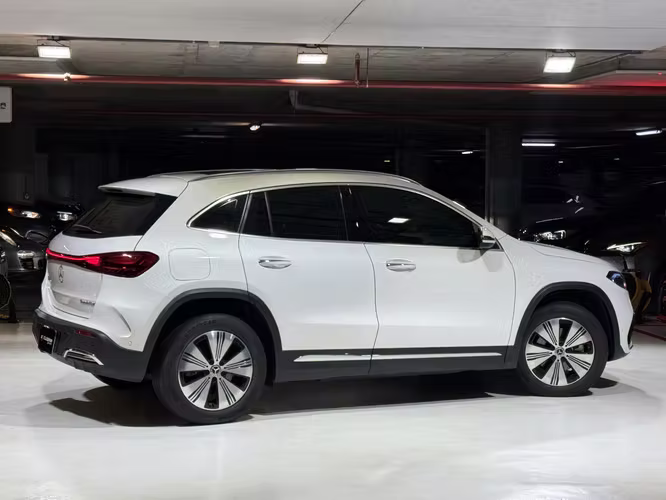 MERCEDES-BENZ EQA 