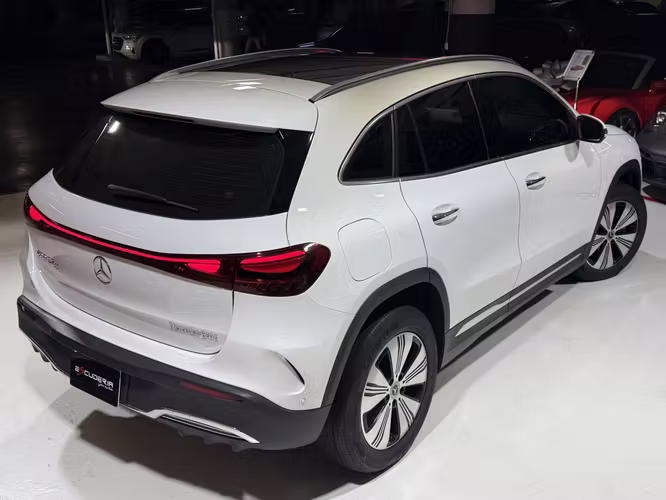 MERCEDES-BENZ EQA 