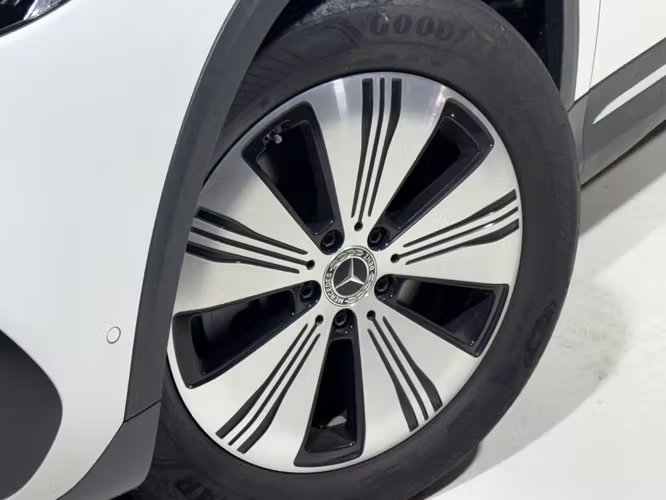MERCEDES-BENZ EQA 