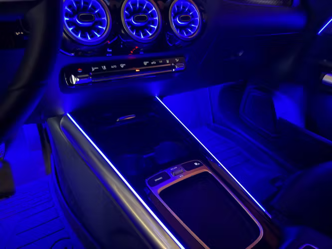 MERCEDES-BENZ EQA 