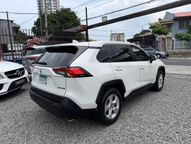 TOYOTA RAV4 2021 AUTOMATICO IMPECABLE