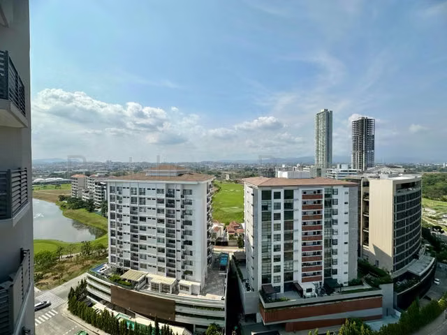 Se alquila apartamento en exclusivo PH en Santa María