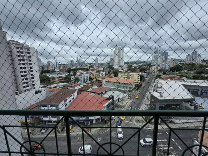 Alquilo apartamento PH Sunsent park - frente al super 99 de via porras